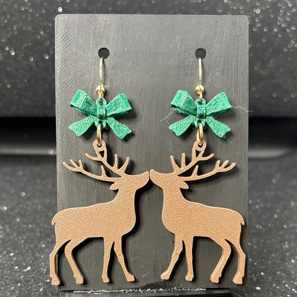 🦌 Reindeer Earrings with Green Bow & Gold Accents 💚